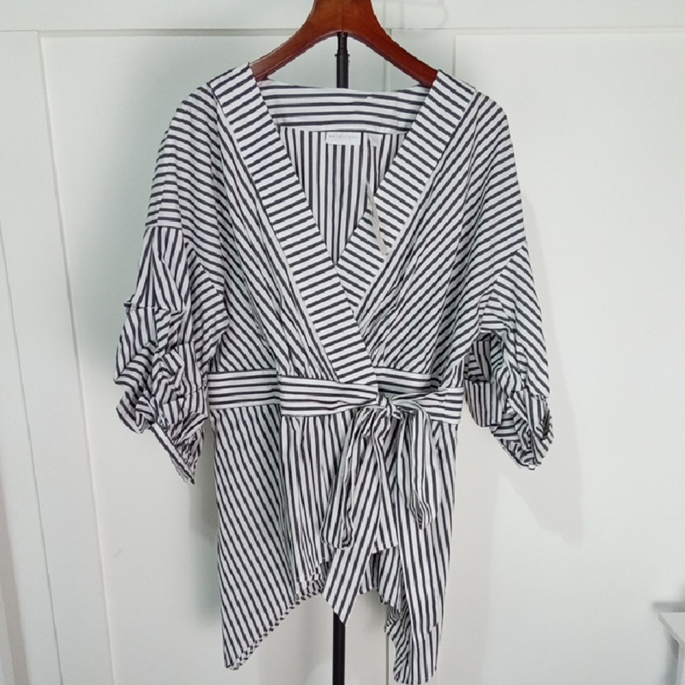 New York & Company Black and White Striped Balloon Slr Blouse